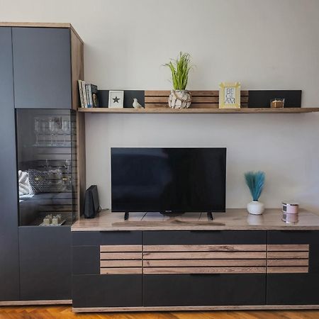 Apartment Cesarica Omiš Eksteriør billede