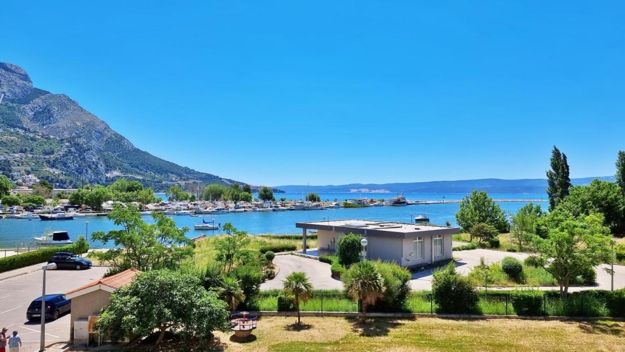 Apartment Cesarica Omiš Eksteriør billede